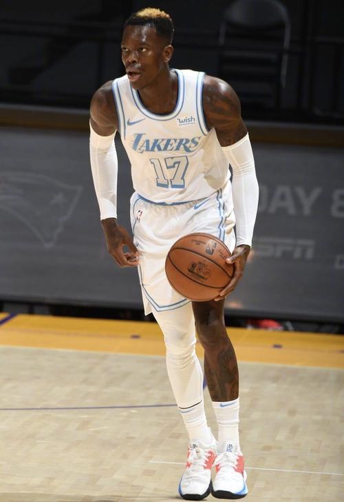 相当低迷！布克全场14中4&三分6中0 仅得10分正负值-20全场最低.