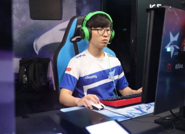 充滿激動人 充滿激動人