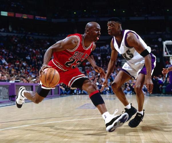 德甲：拜仁慕尼黑以2比1 击败弗赖堡.